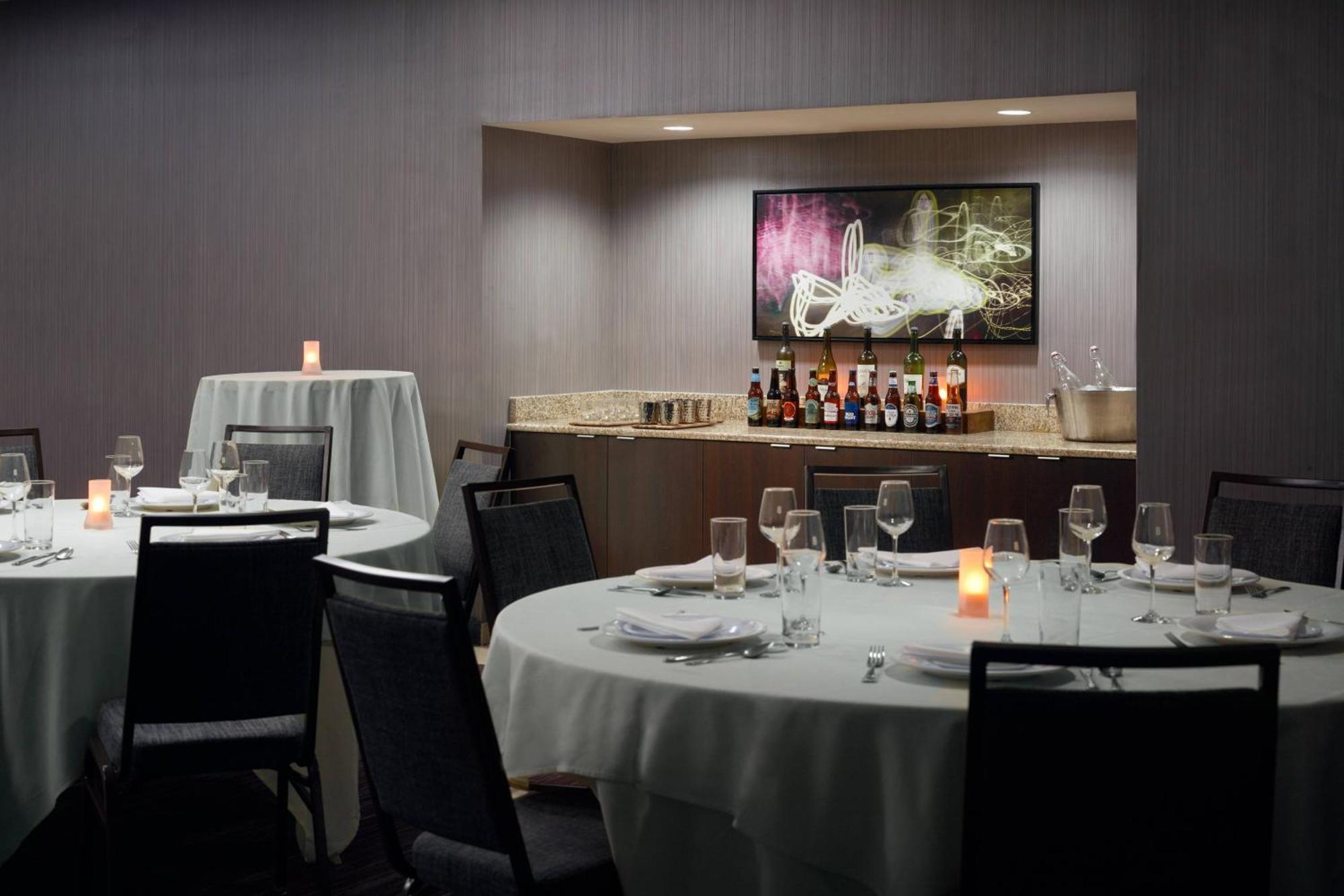 Courtyard By Marriott Фейетвилл Экстерьер фото