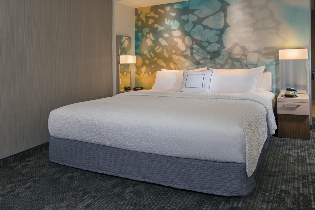 Courtyard By Marriott Фейетвилл Экстерьер фото