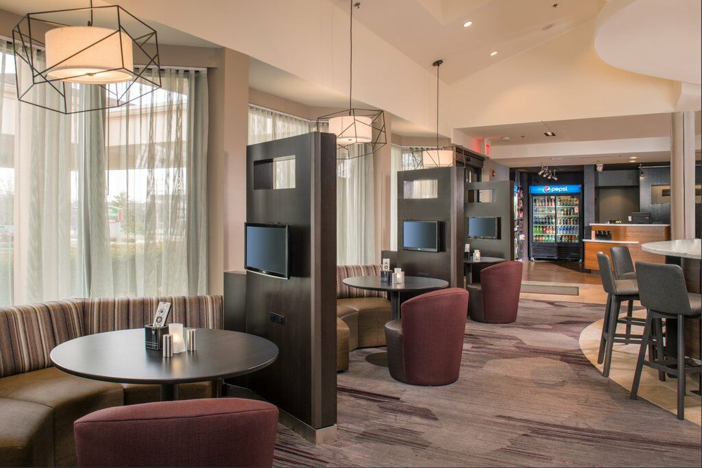 Courtyard By Marriott Фейетвилл Экстерьер фото